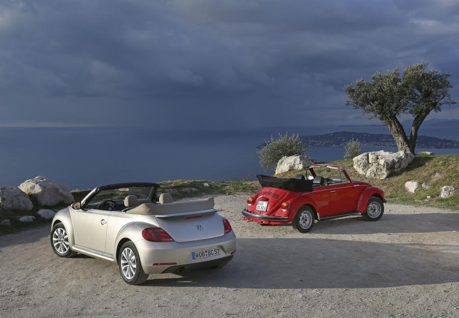  Volkswagen Beetle Cabriolet 2012 года  (фото 69 из 107)